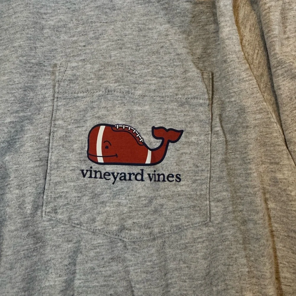 Vineyard Vines Gray Long Sleeve Shirt‎ with 🏈 Football Whale size xs